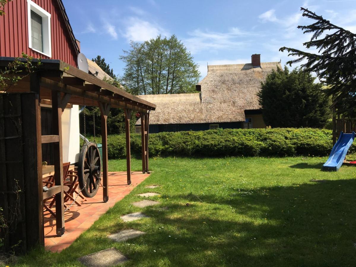 Trollhus - Grosses Familienfreundliches Ferienhaus 보른 외부 사진