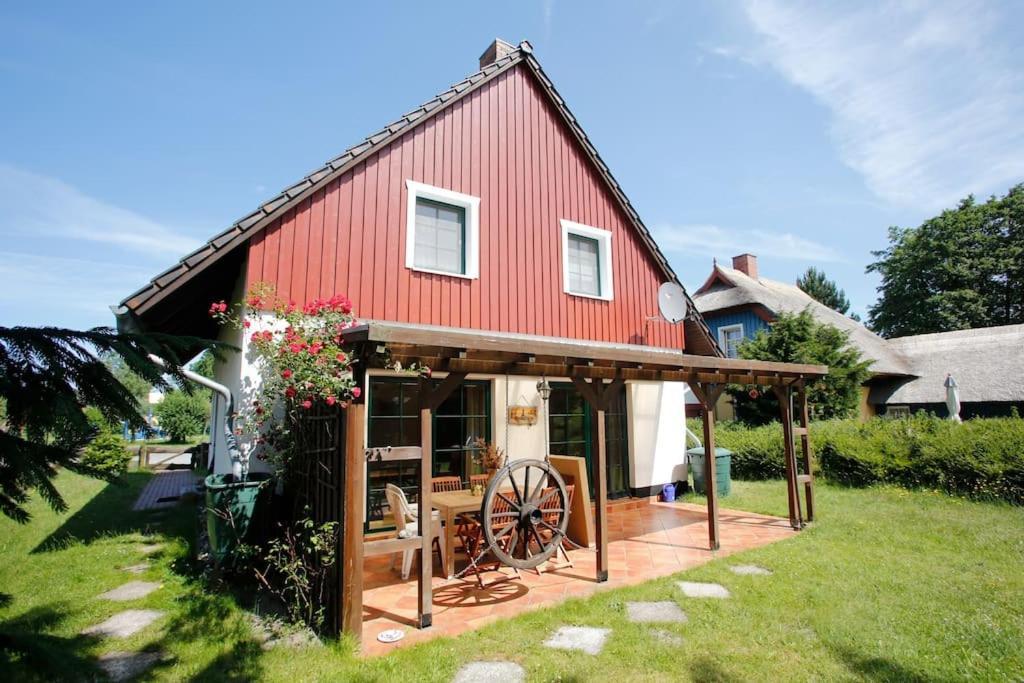 Trollhus - Grosses Familienfreundliches Ferienhaus 보른 외부 사진