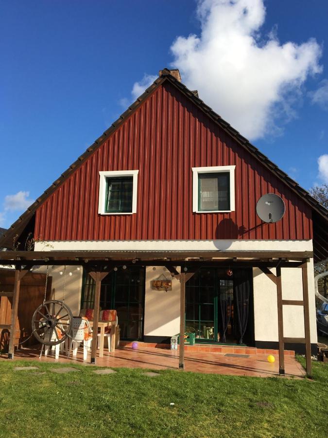 Trollhus - Grosses Familienfreundliches Ferienhaus 보른 외부 사진